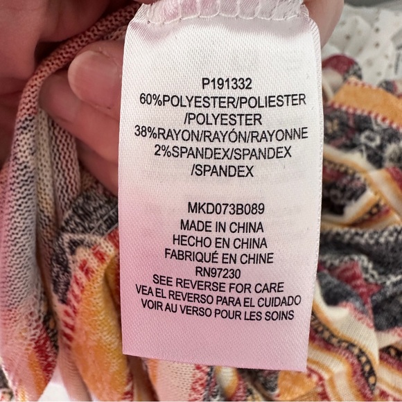 Absolutely Famous Aztec button up polyester rayon spandex blouse large. V neck - Picture 9 of 13